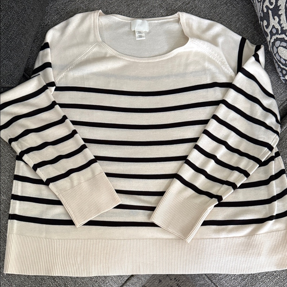 H&M Cream and Black Striped Women's Sweater